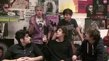 One Direction - Говорят за писането на песни, това да се без тениски и яки прически с Sugarscape