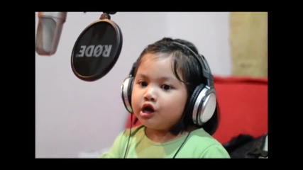3 - годишно сладурче пее Jessie J - Price Tag