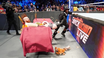 The New Day vs. The Bar & Big Show - Thanksgiving Feast Fight: SmackDown LIVE, 20 November, 2018