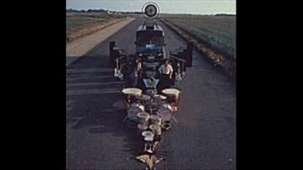 Pink Floyd ~ Several Species of Small Furry Animals gathered together in a cave and grooving... 