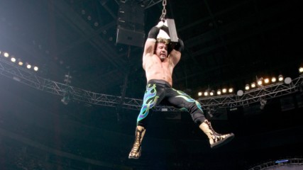 Verrückte Dinge, die über einer Leiter hingen – WWE List This! (DEUTSCH)
