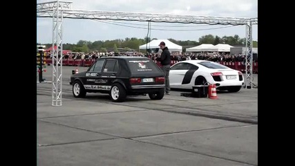 Vw Golf 1 vs. Audi R8