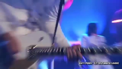 Katy Perry - E.t. - Live at Walmart Soundcheck