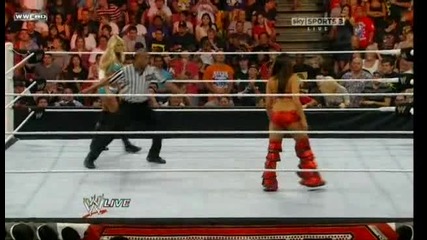 Wwe Raw Roulette 27.06.11 : Kelly Kelly vs Nikki Bella In A Submission Match