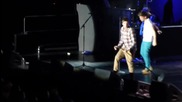 Перфектен кавър на Use Somebody by One Direction - Концерт в Сан Хосе