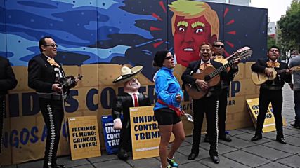 Mexico: Mariachis serenade against Trump in Mexico City