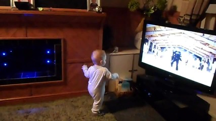 Бебе танцува Гангнам стайл