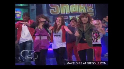 Shake it Up Bella thorne and zendaya coleman roll the dice