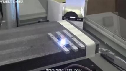 Лазерно гравиране машина