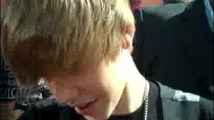 Happy Justin !! [2010 nickelodeon kids choice awards]