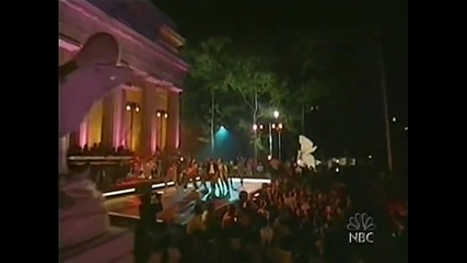 Beyonce - Baby Boy (live at Macy 4th July Parade 2003)