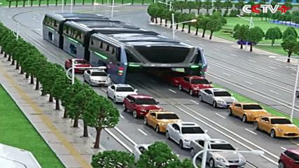 Автобус, който се движи над колите по улиците!