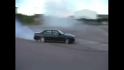 bmw 520 прави лудница