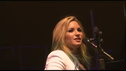 Demi Lovato изпълнява skyscraper на Endfest 2012