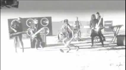 Зад Кадър Rihanna - Rockstar 101