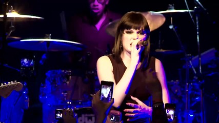 Jessie J - Nobody's Perfect (на живо)