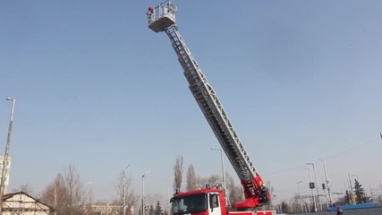 Българските пожарникари ще боравят с 42-метрови стълби