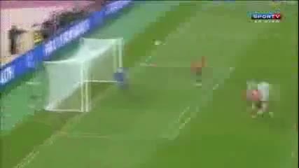Страхотен гол на Роналдиньо от пряк свободен