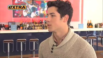 Nick Jonas Interview with Extra!