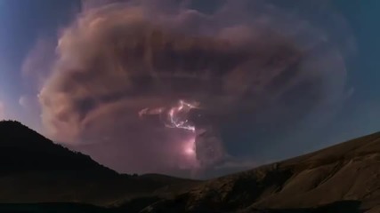 Mетеорологичен феномен гръмотевична буря (или вулканична мълния)