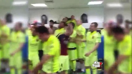 Играчите на Барселона празнуват титлата в съблекалнята след победата над Атлетико Мадрид
