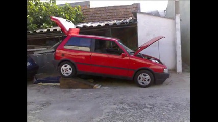 едно великолепно Fiat uno Turbo ie