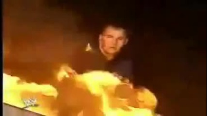 Wwe Шейн Мъкмеан рита Кейн и той пада в огъня