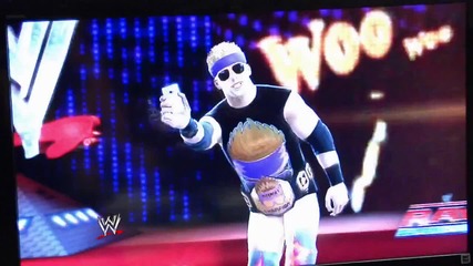 Cody Rhodes учи Wade Barrett как да играе " Wwe 13 "..