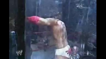 Батиста не може да отвори вратата на Elimination Chamber 