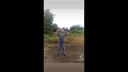 Vid_20420813_230010_206.mp4