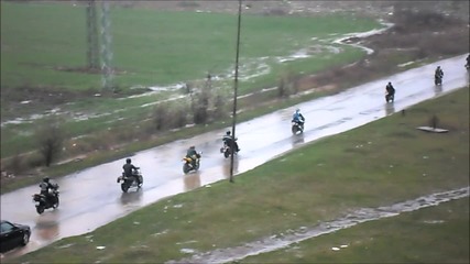 Проливния дъжд не успя да спре мотористи от Ямбол