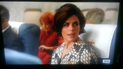 Великата актриса Нийв Кембъл в Сезон 7 Епизод 1 на сериала Mad Men (2014)