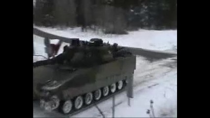 Луд с танк !!! 