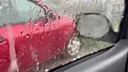 Опасни гръмотевични бури и поройни дъждове в няколко района у нас