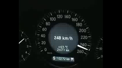 Mercedes Benz ускорява много бързо!