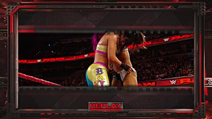 Sasha Banks vs. Bayley: Raw, July 24, 2017 (Full Match)