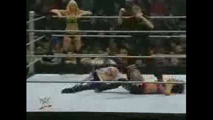 Michelle Mccool - Roundhouse Kick From Knee 