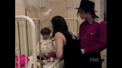 Michael Jackson visits children in the hospital 