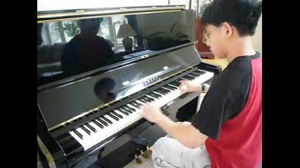Дете на 12 години свири прекрасно музиката от scooby doo