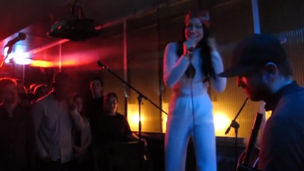 Jessie J Singing 'strip'