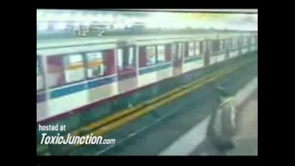 Video - Suicidal Woman Jumps onto Train Track and Gets Run Over - Toxicjunction.
