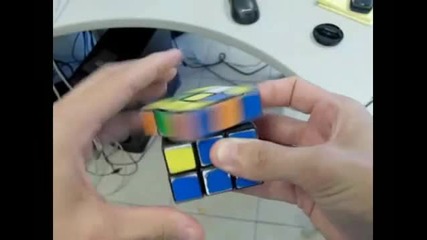 Решаване на Rubiks куб с две движения! 