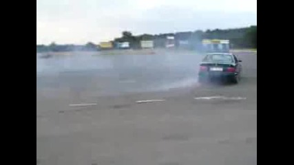 Bmw e36 320i Coupe - se vurti :d