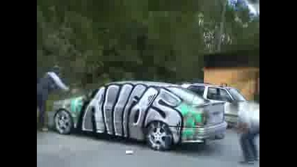 Graffiti Bombing на кола 