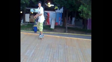 Inward heelflip 13 years old Bulgaria (skate)