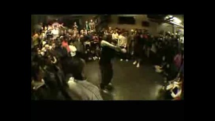 Battle freestyle football vs basketball.avi