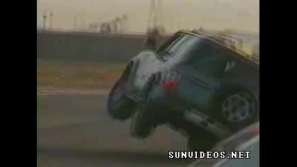 Много луд арабин кара 4x4 