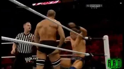 Kofi Kingston & The Miz vs The Real Americans - Wwe Raw Country 18/11/13