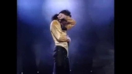 Майкъл Джексън не може да спре да плаче на свои концерт
