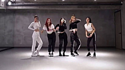 Itzy dalla dalla dance mirrored 2